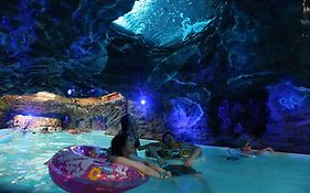 Spa Resort Hawaiians